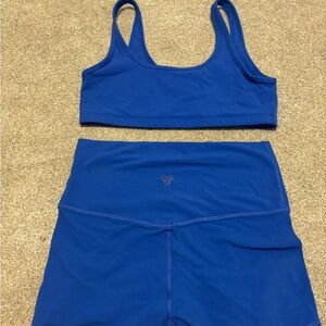 aritzia tna work out set